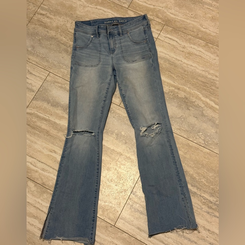 American Eagle Outfitters Women's Blue Distressed Jeans - Picture 1 of 6